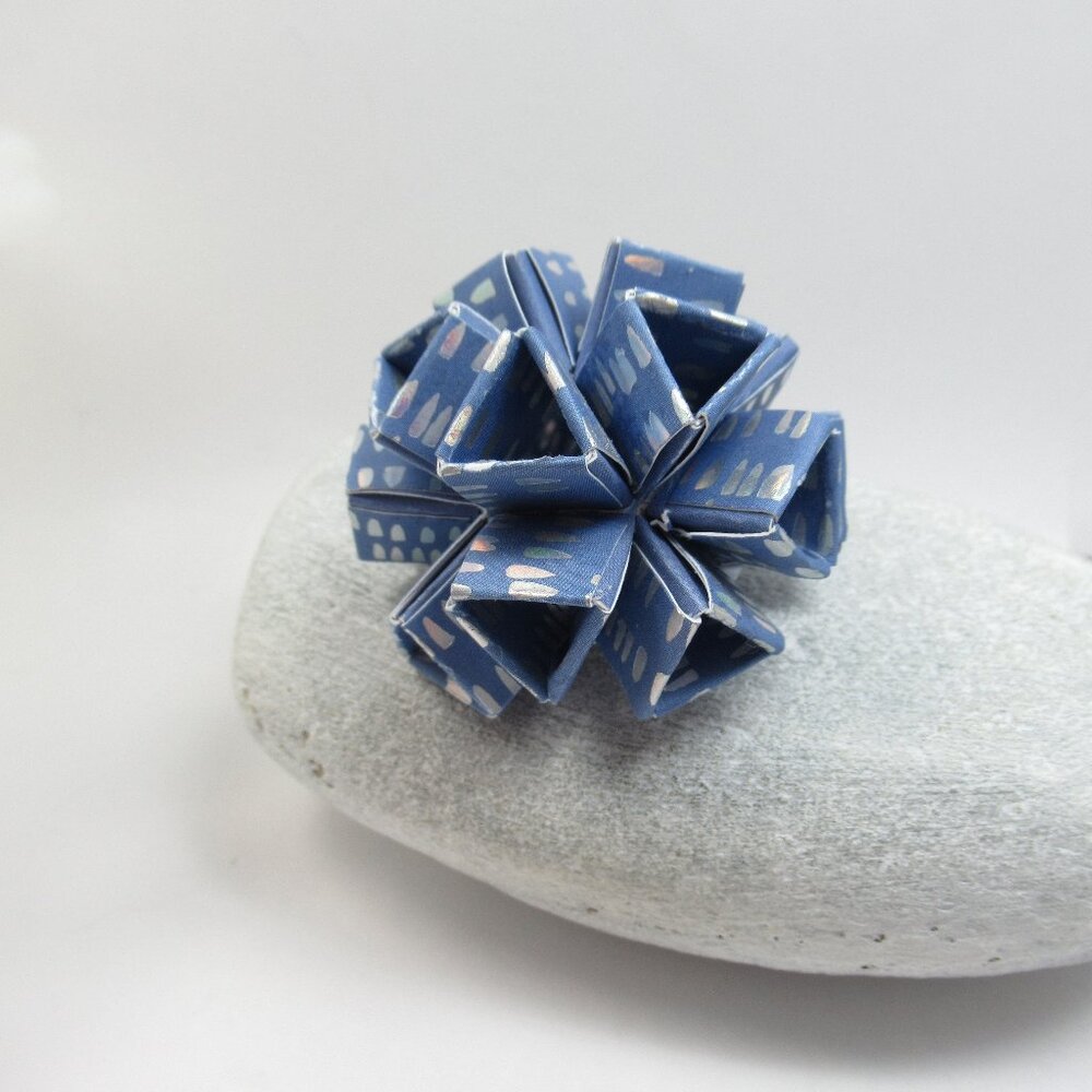 Geometric Origami Brooch - Picture 2 of 10